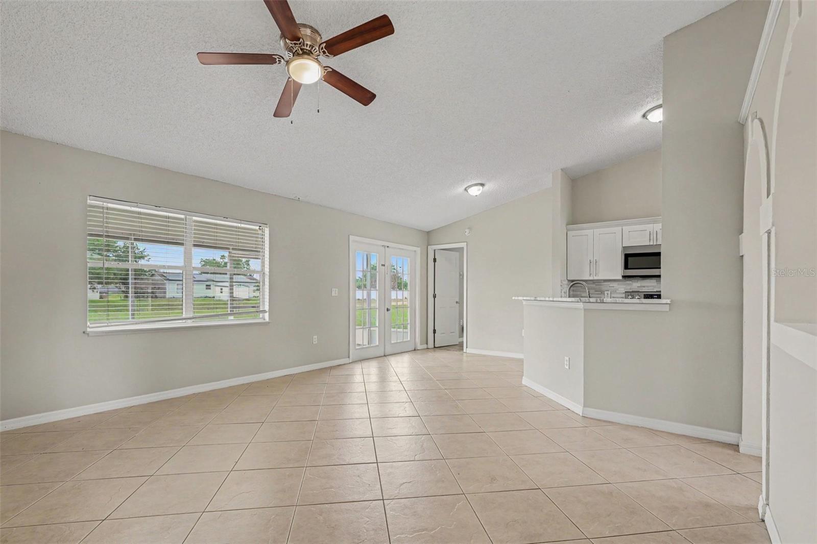 Image 5 of 17 For 821 Jarnac Drive