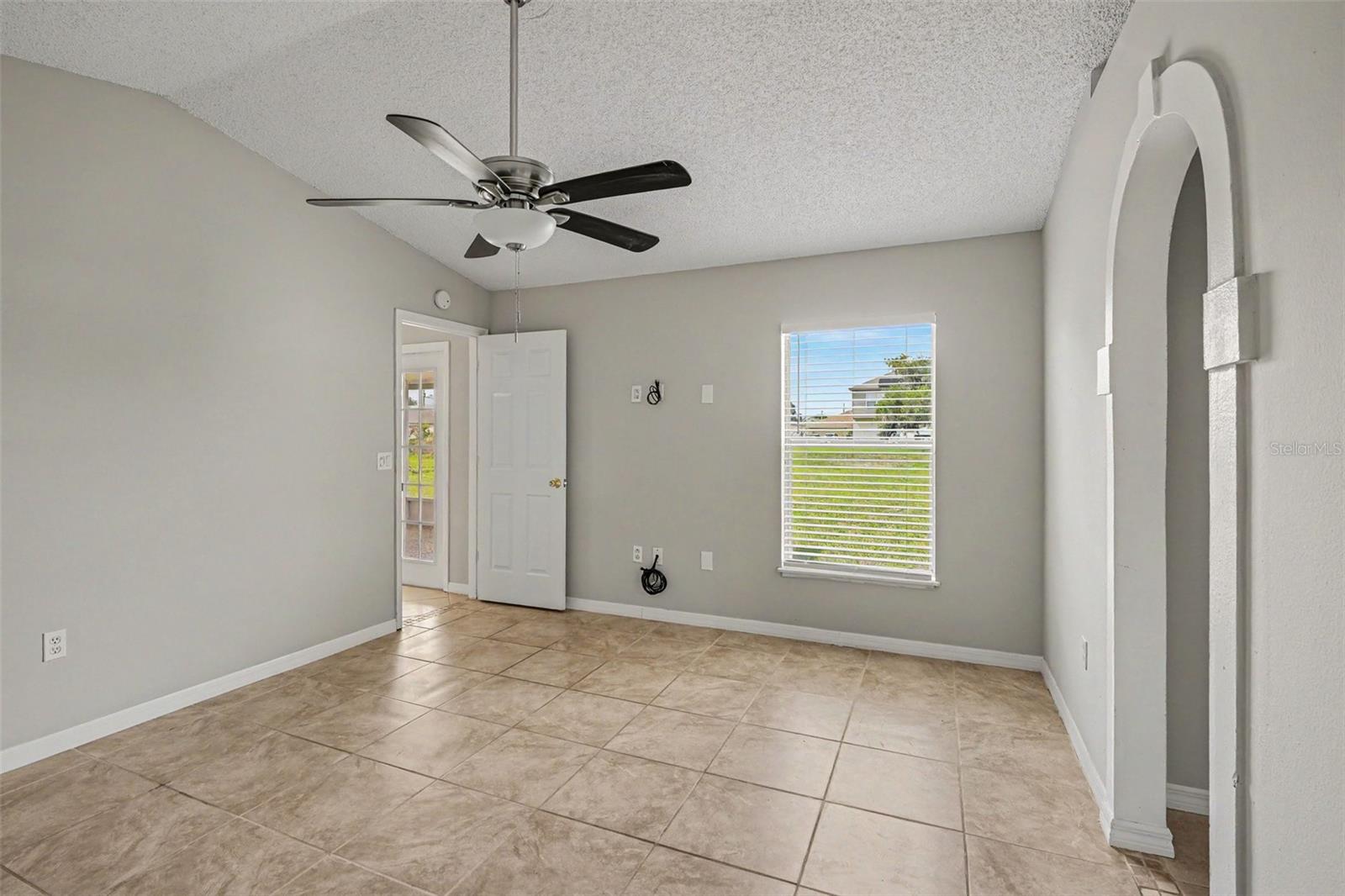 Image 9 of 17 For 821 Jarnac Drive