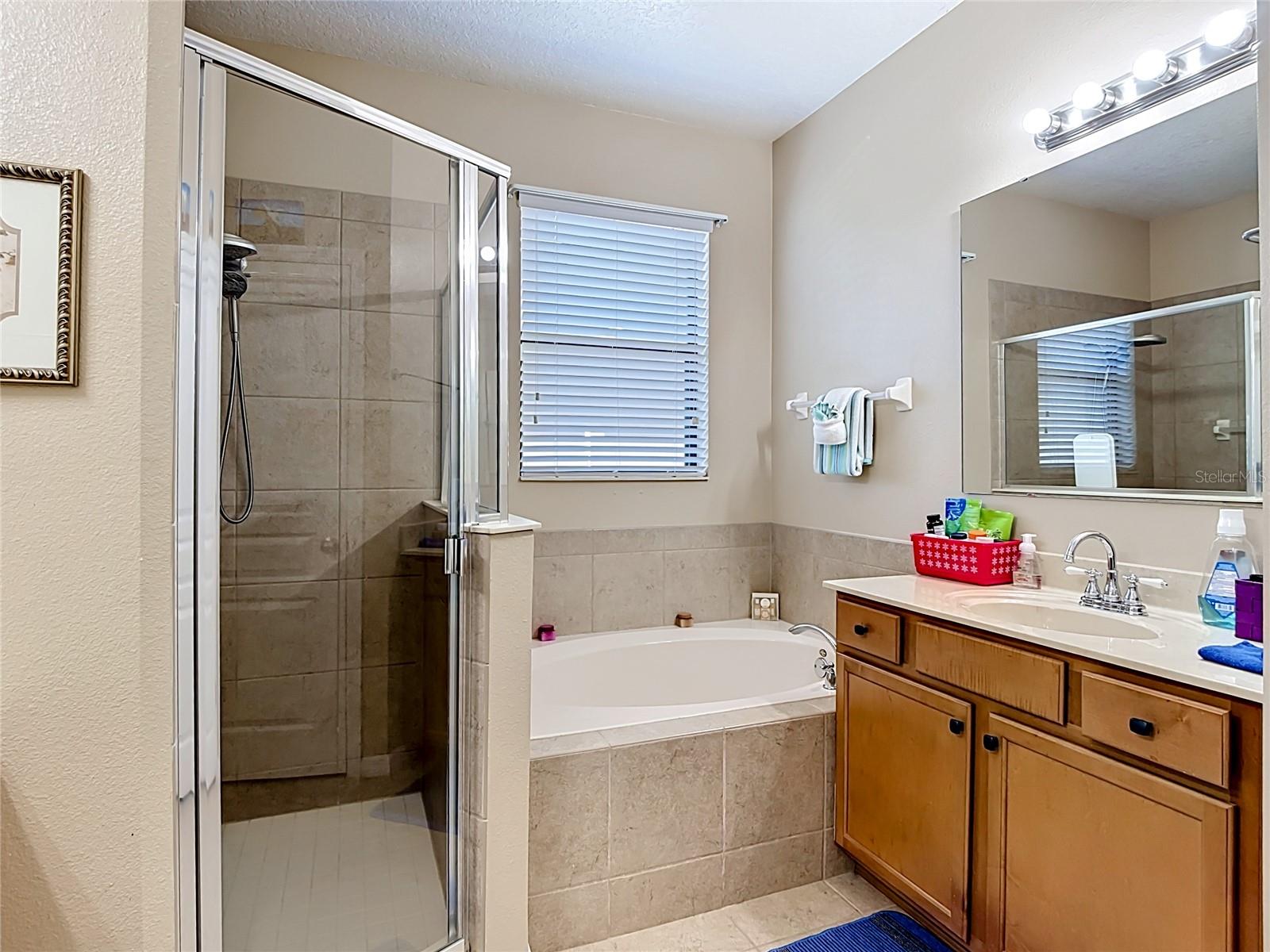 Image 16 of 39 For 4605 Doral Park Avenue