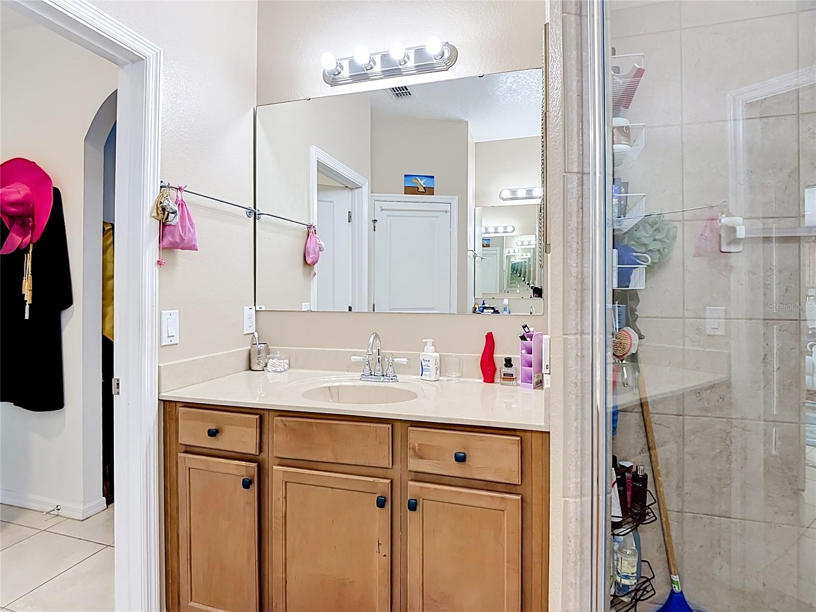 Image 17 of 39 For 4605 Doral Park Avenue