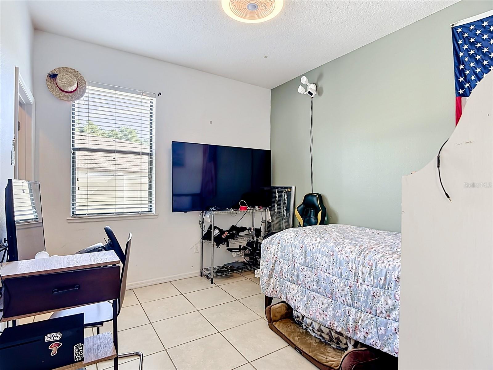 Image 19 of 39 For 4605 Doral Park Avenue