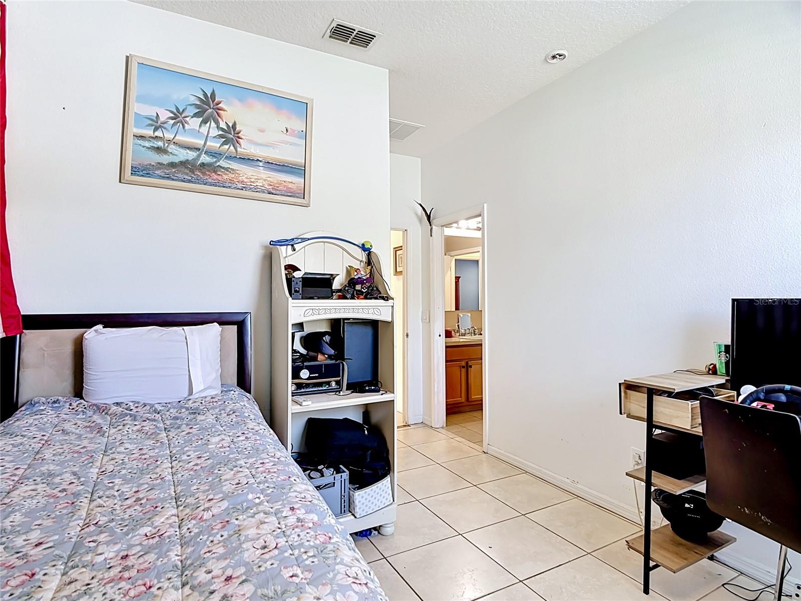 Image 21 of 39 For 4605 Doral Park Avenue