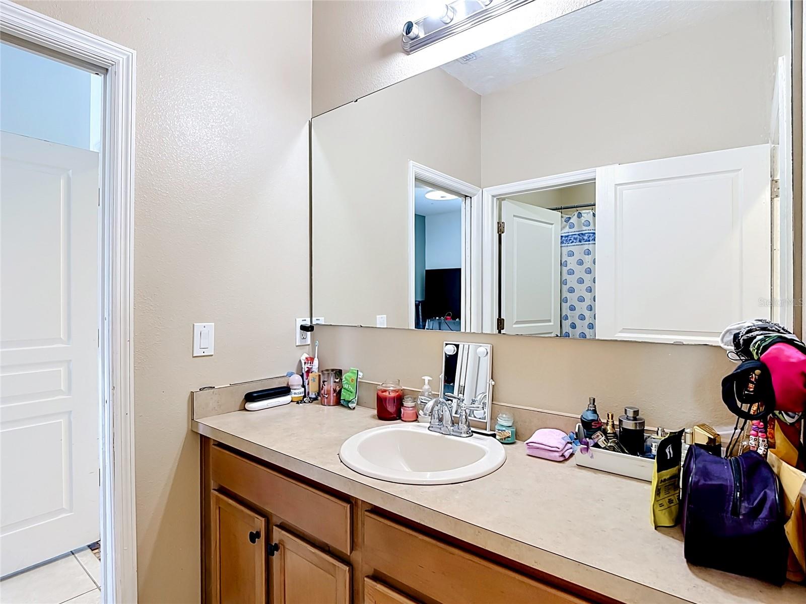 Image 26 of 39 For 4605 Doral Park Avenue