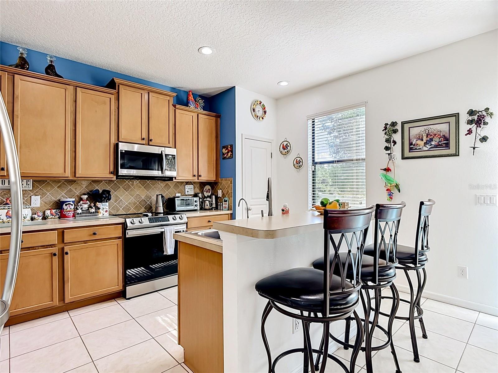 Image 3 of 39 For 4605 Doral Park Avenue