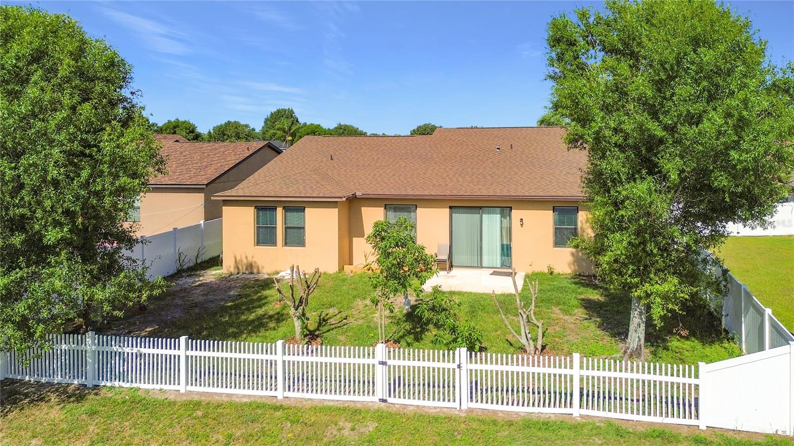 Image 31 of 39 For 4605 Doral Park Avenue