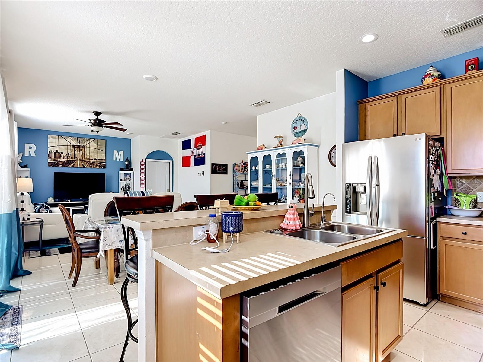 Image 8 of 39 For 4605 Doral Park Avenue