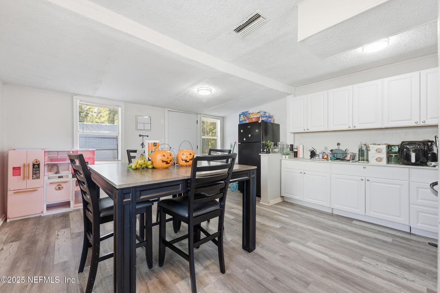 Image 10 of 26 For 1305 Melson Avenue