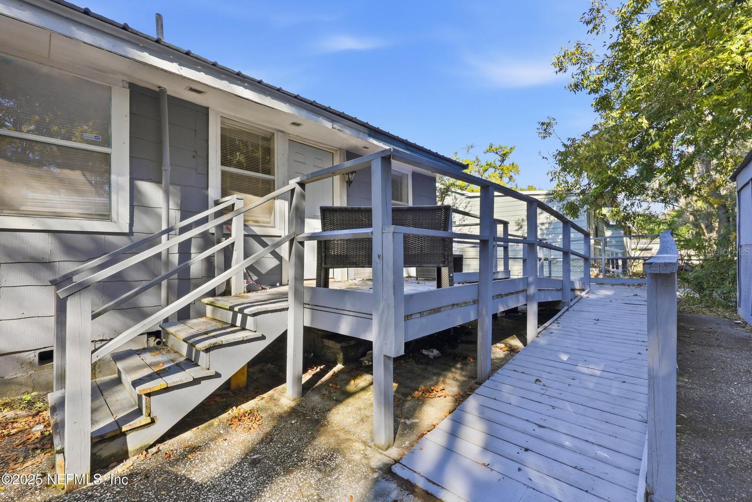 Image 20 of 26 For 1305 Melson Avenue