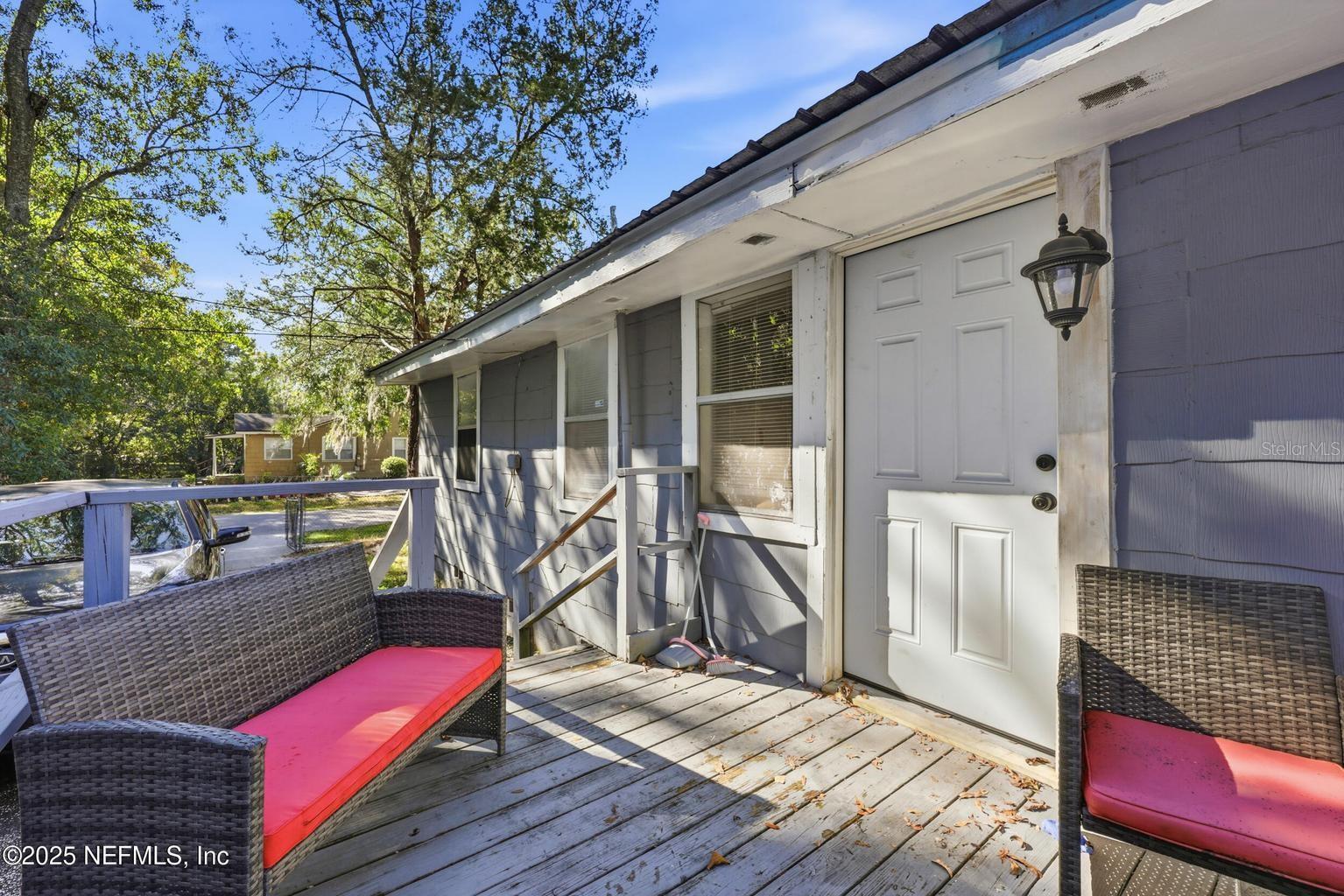 Image 21 of 26 For 1305 Melson Avenue