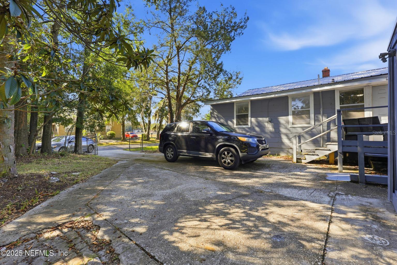 Image 22 of 26 For 1305 Melson Avenue