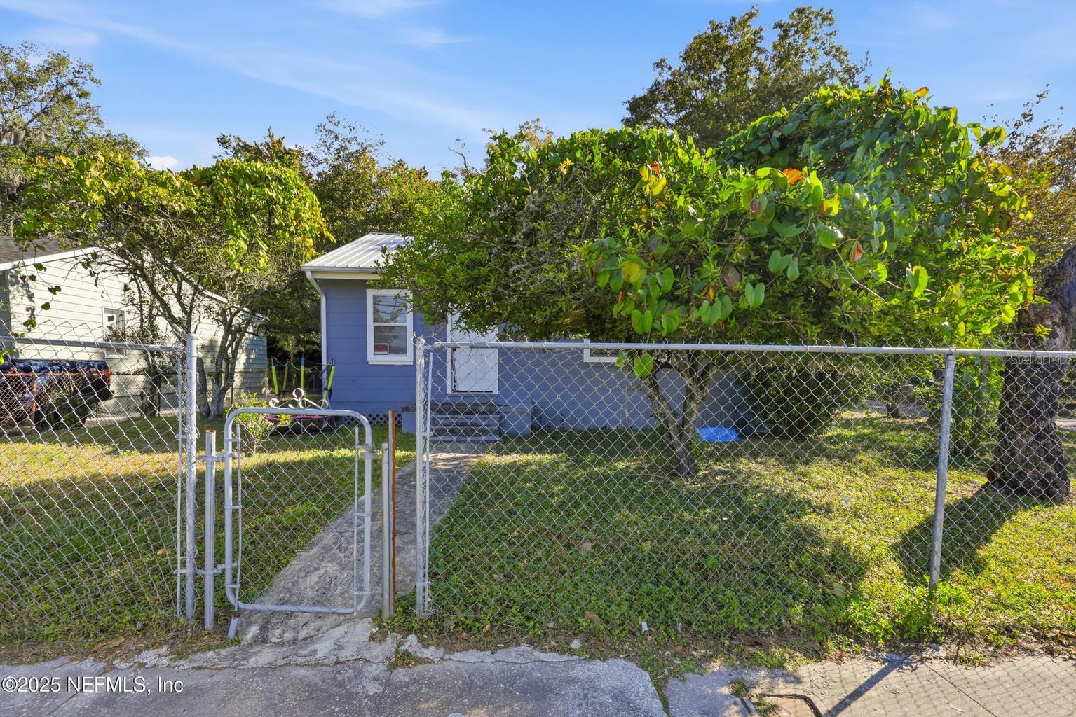 Image 23 of 26 For 1305 Melson Avenue