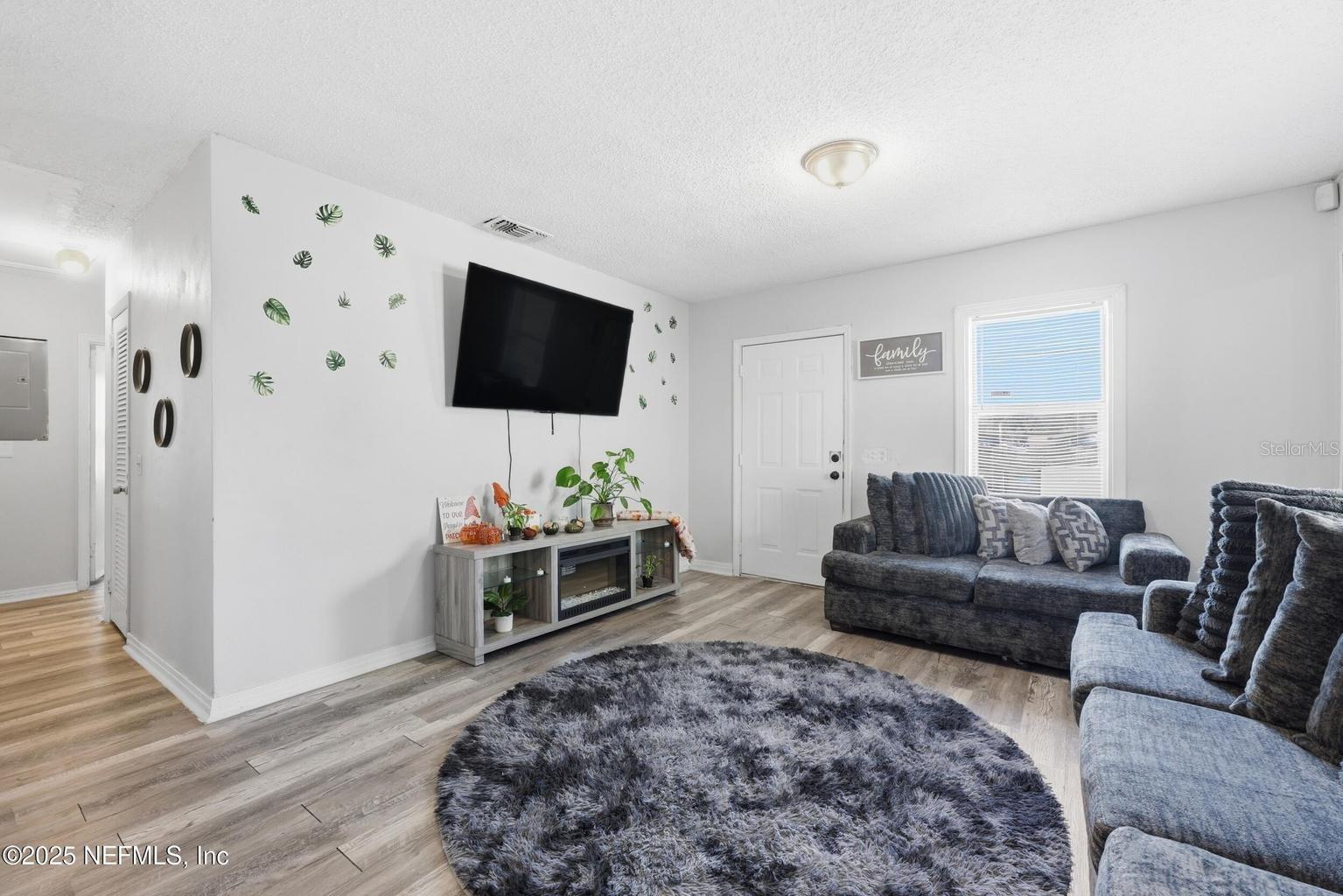 Image 3 of 26 For 1305 Melson Avenue