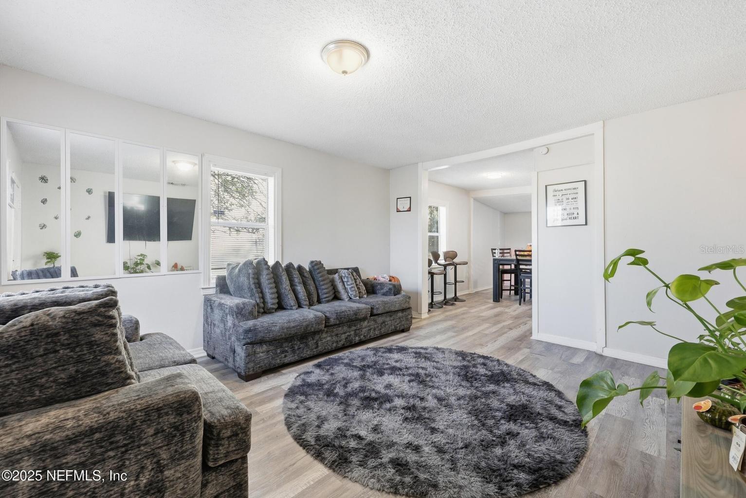Image 4 of 26 For 1305 Melson Avenue