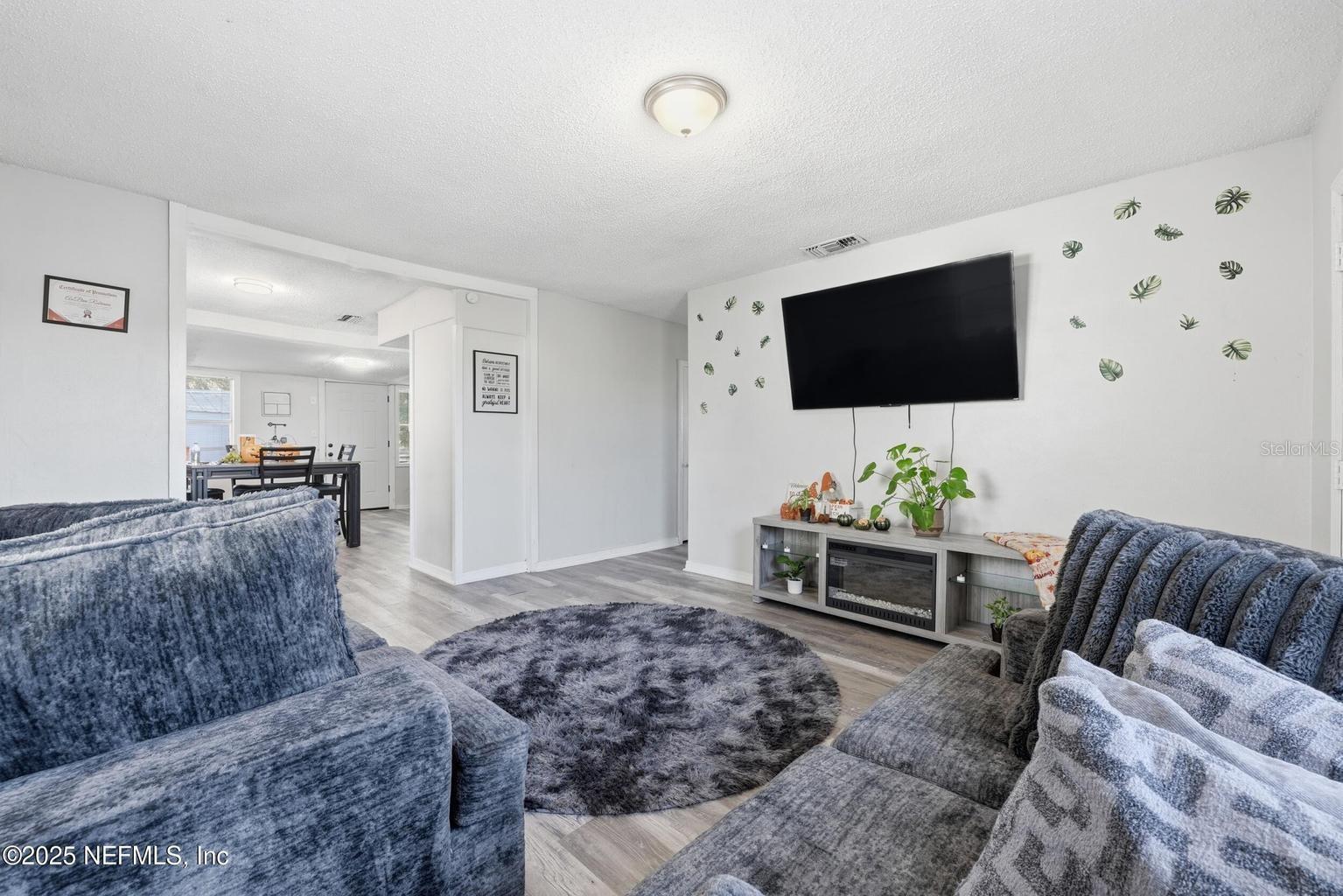 Image 5 of 26 For 1305 Melson Avenue