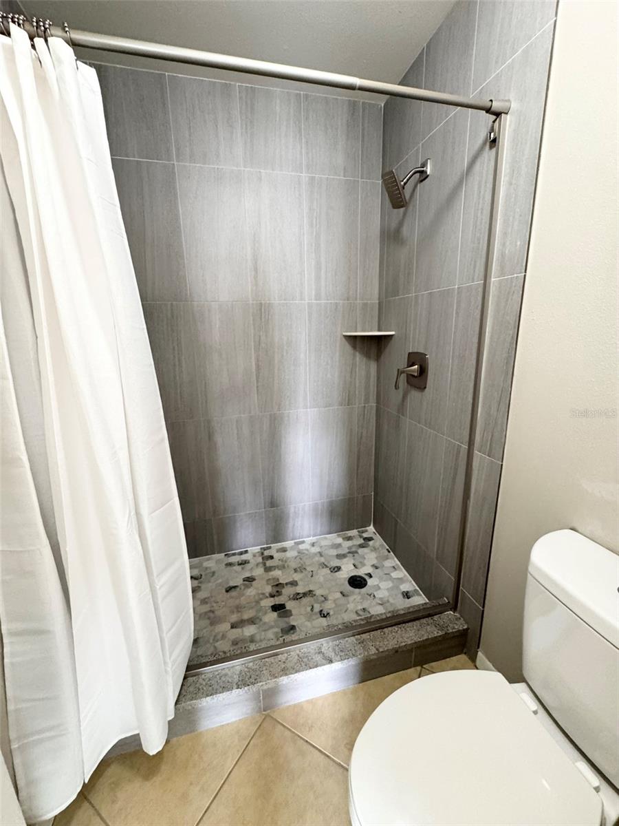 Image 14 of 26 For 1422 Skybolt Court 28
