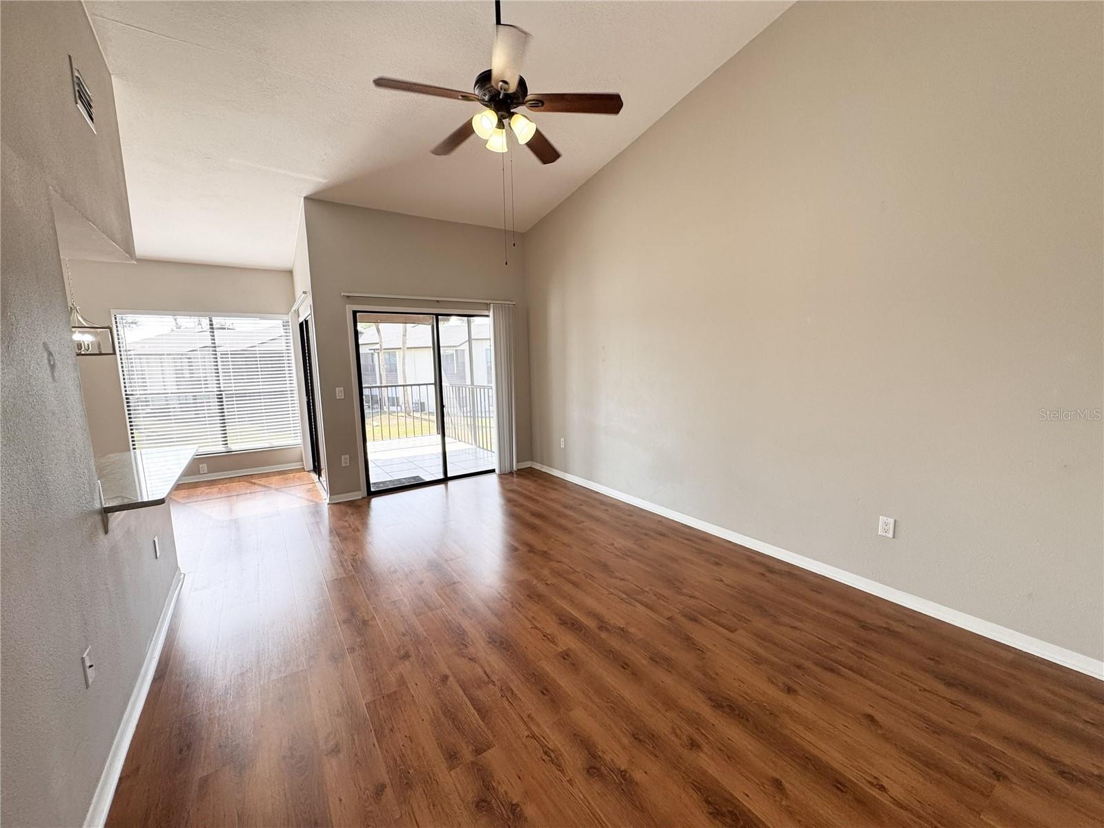 Image 3 of 26 For 1422 Skybolt Court 28