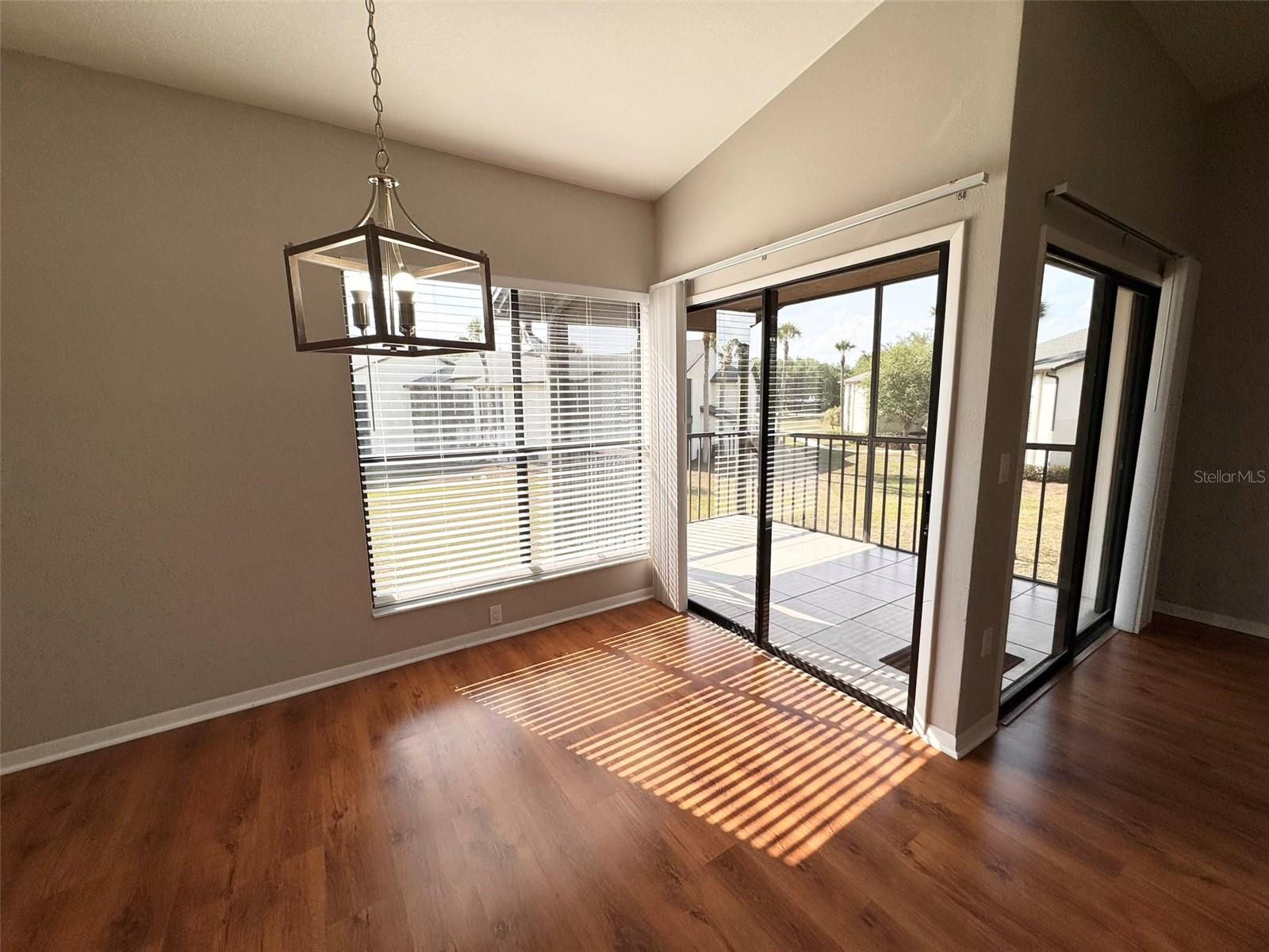 Image 6 of 26 For 1422 Skybolt Court 28