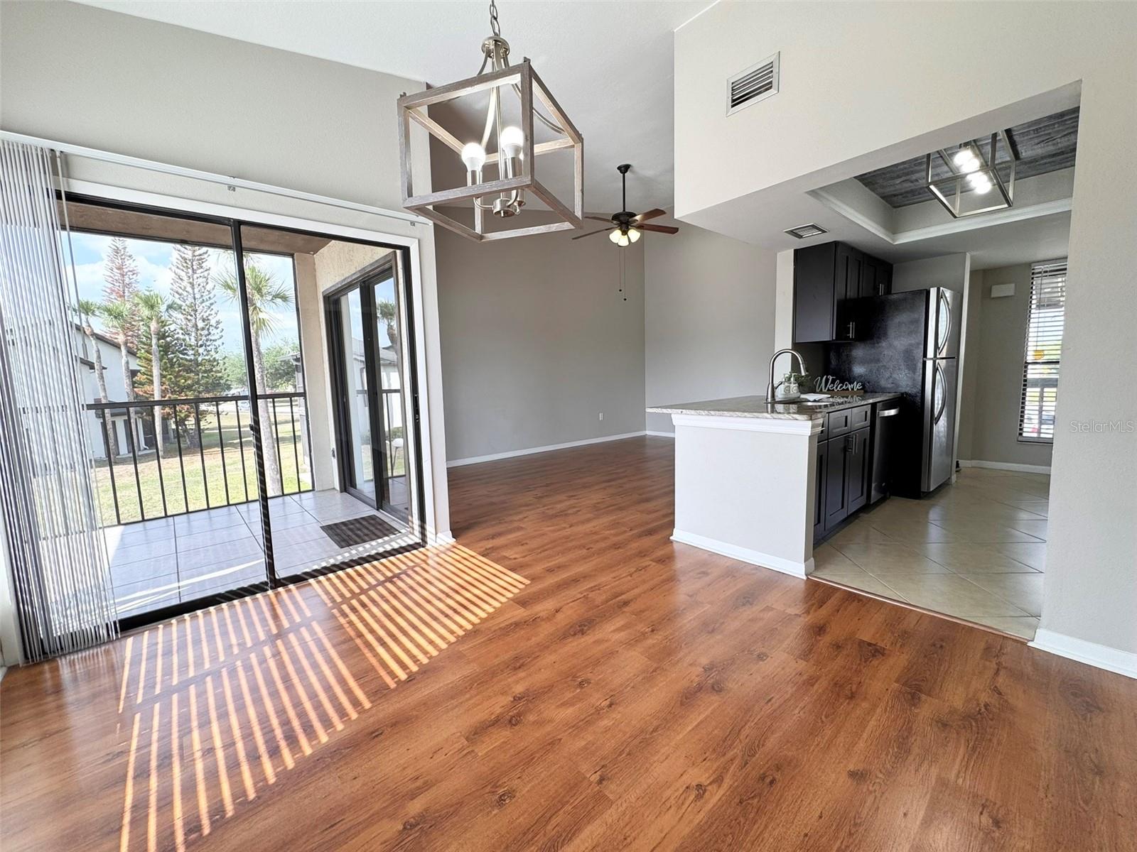 Image 7 of 26 For 1422 Skybolt Court 28