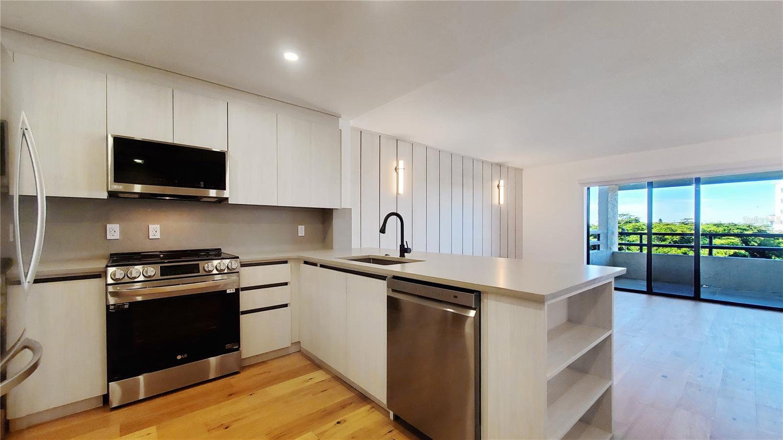Image 8 of 17 For 106 1st Street E 311