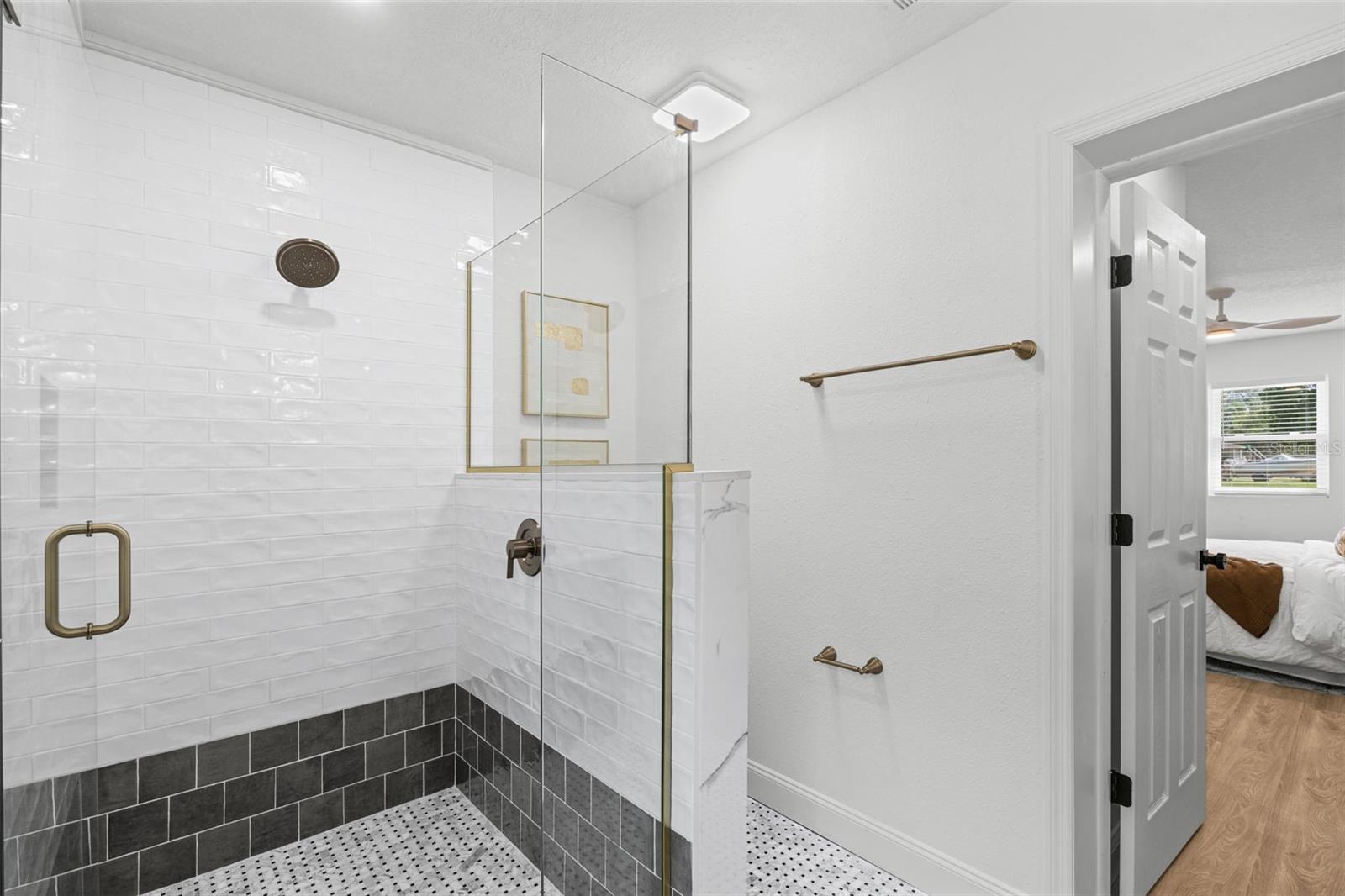 Image 14 of 51 For 4533 Water Oak Lane