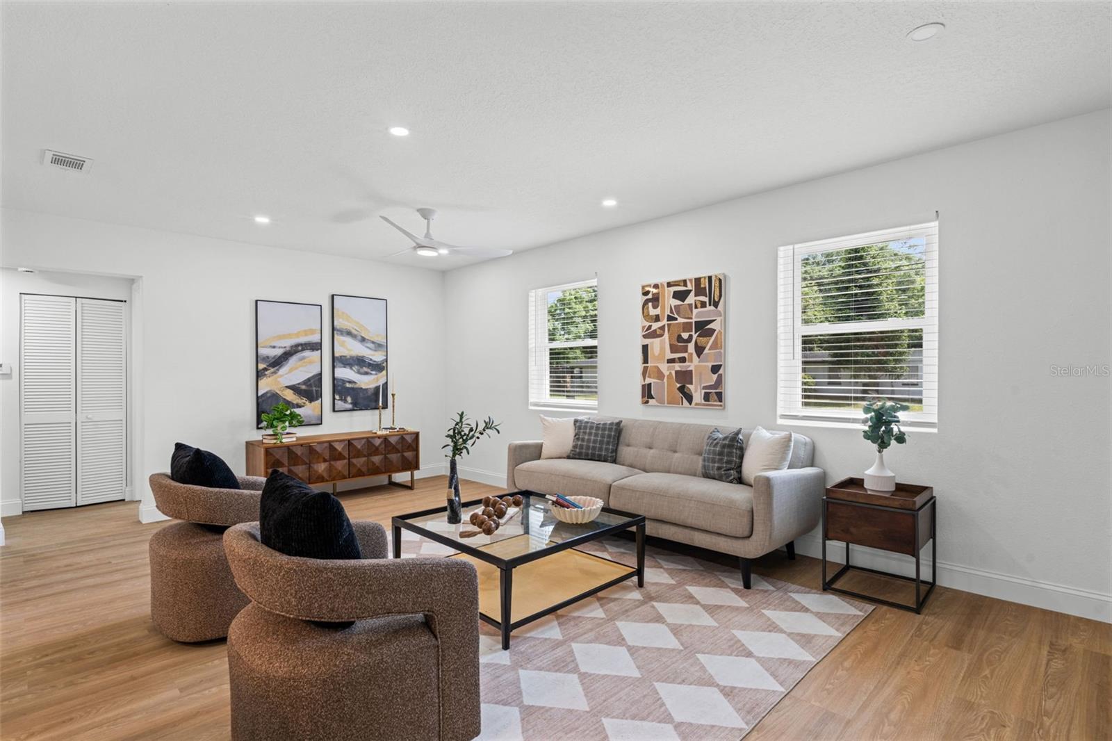 Image 16 of 51 For 4533 Water Oak Lane