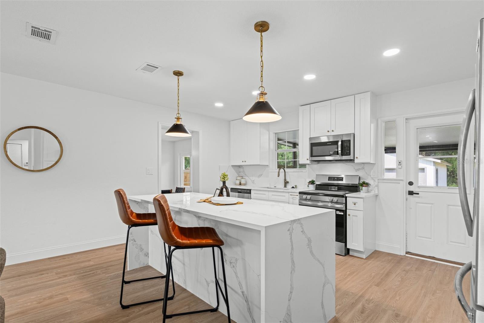 Image 19 of 51 For 4533 Water Oak Lane