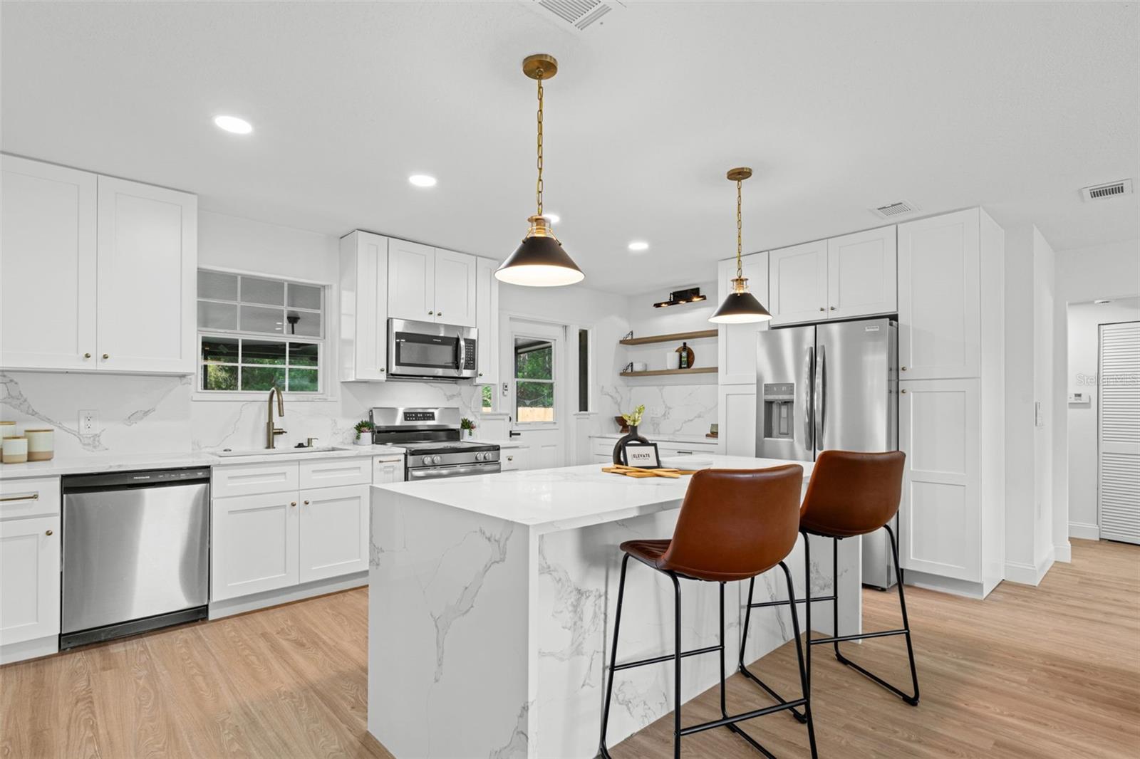 Image 20 of 51 For 4533 Water Oak Lane