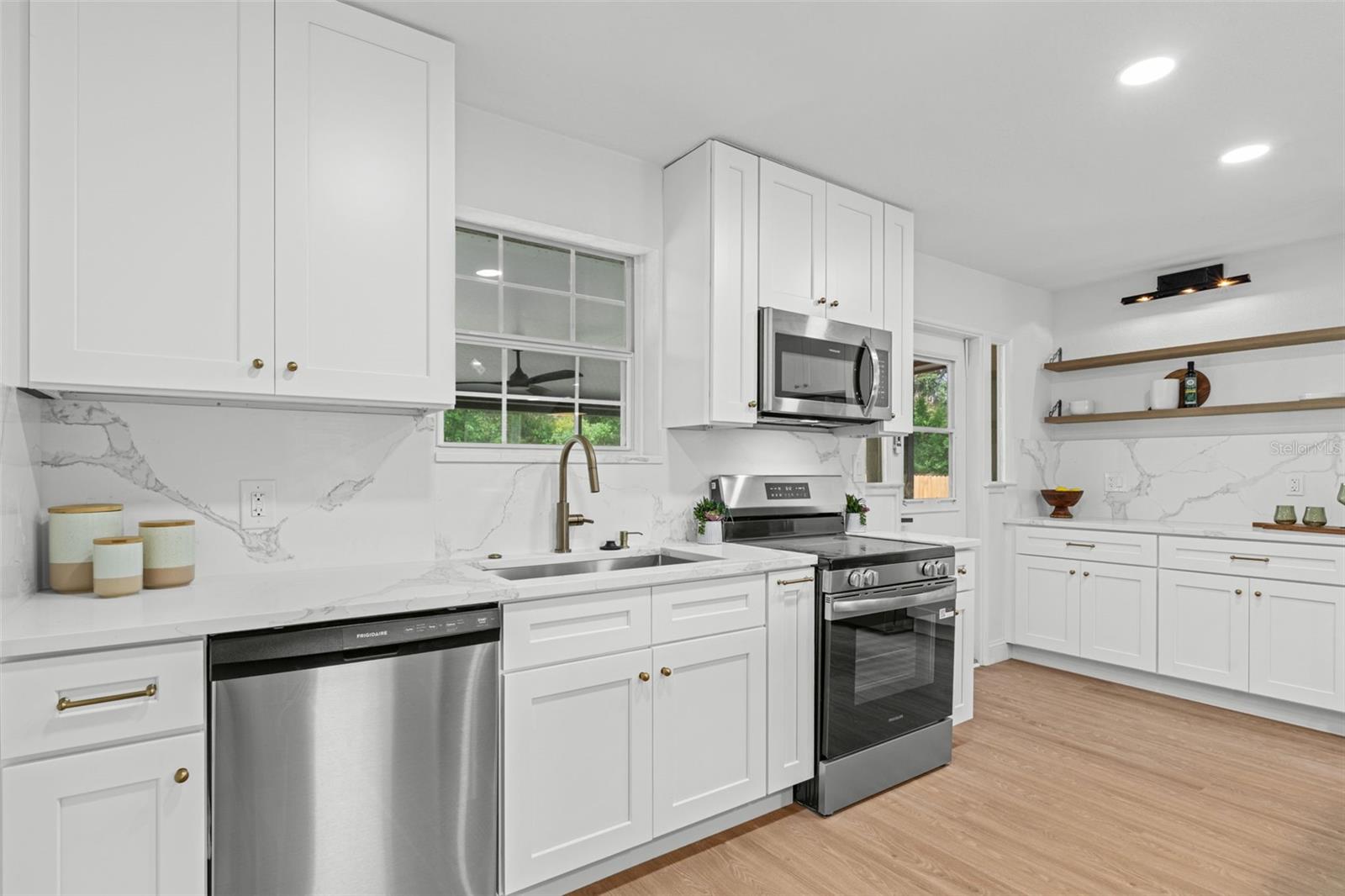 Image 22 of 51 For 4533 Water Oak Lane