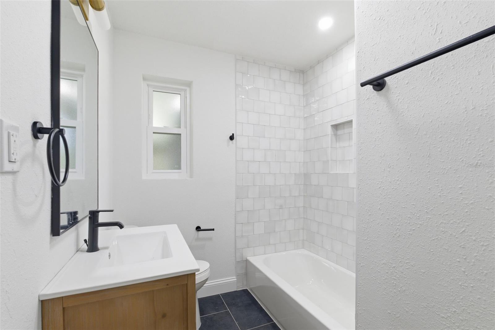 Image 32 of 51 For 4533 Water Oak Lane