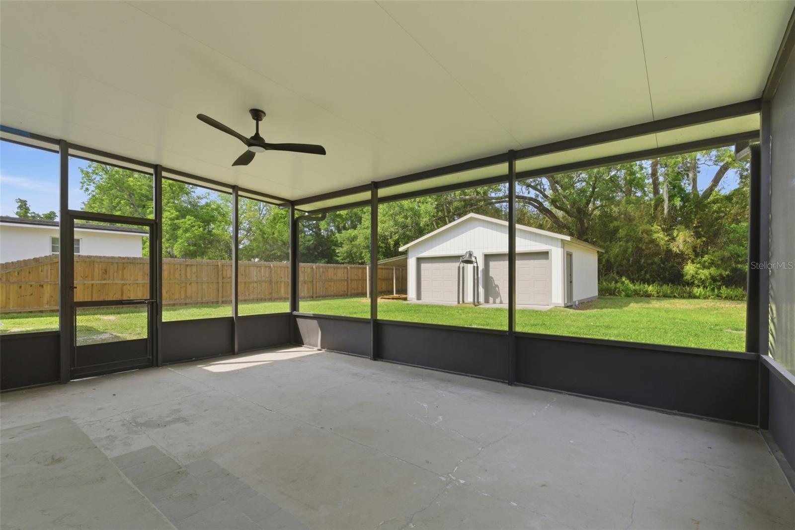 Image 37 of 51 For 4533 Water Oak Lane