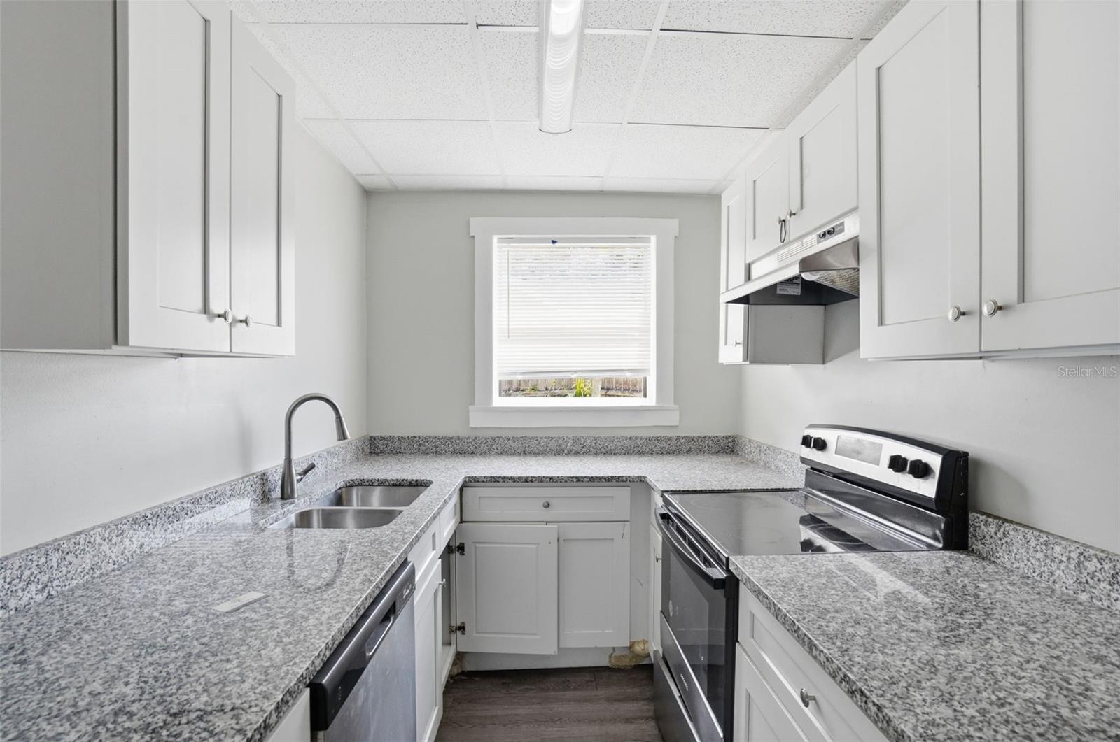 Image 14 of 29 For 1909 19th Street S
