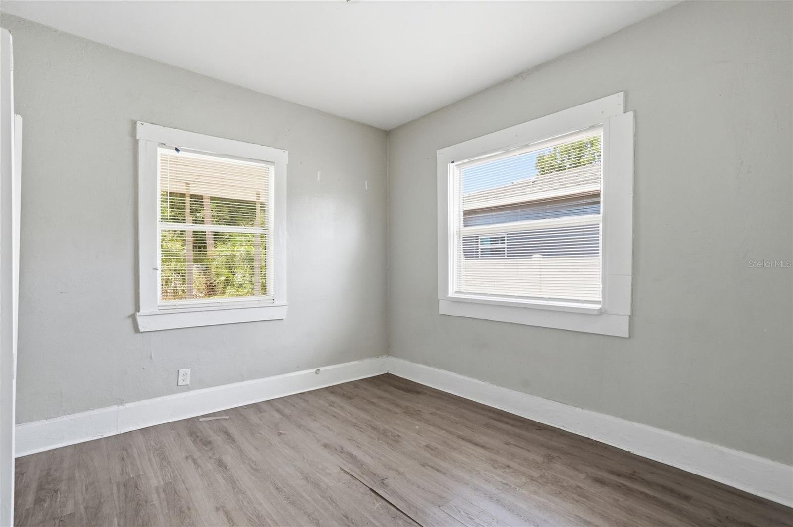 Image 20 of 29 For 1909 19th Street S