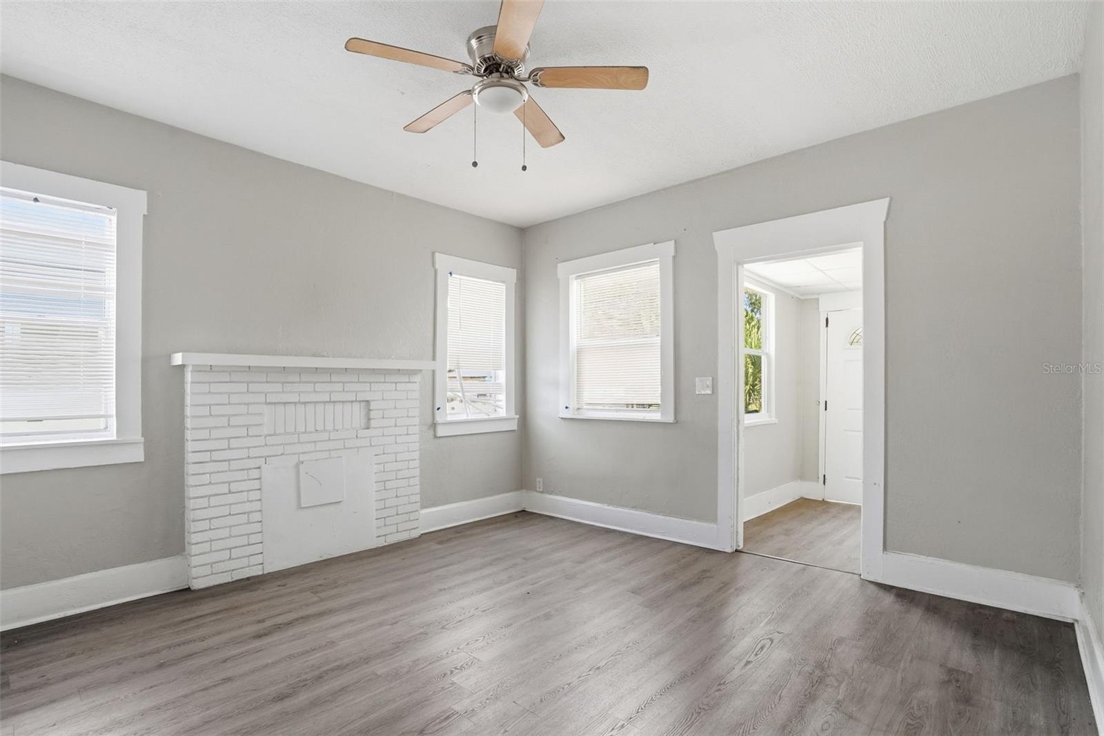 Image 8 of 29 For 1909 19th Street S