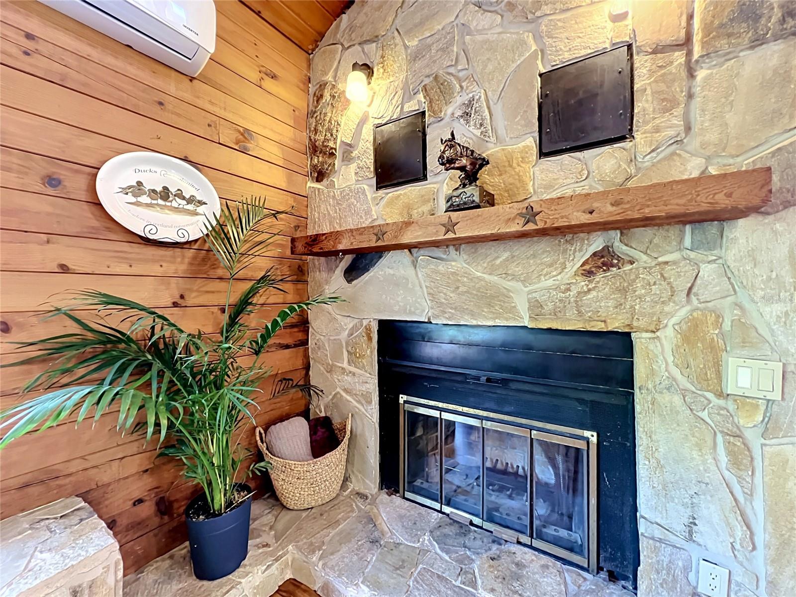 Image 4 of 65 For 1400 Carpenter Road