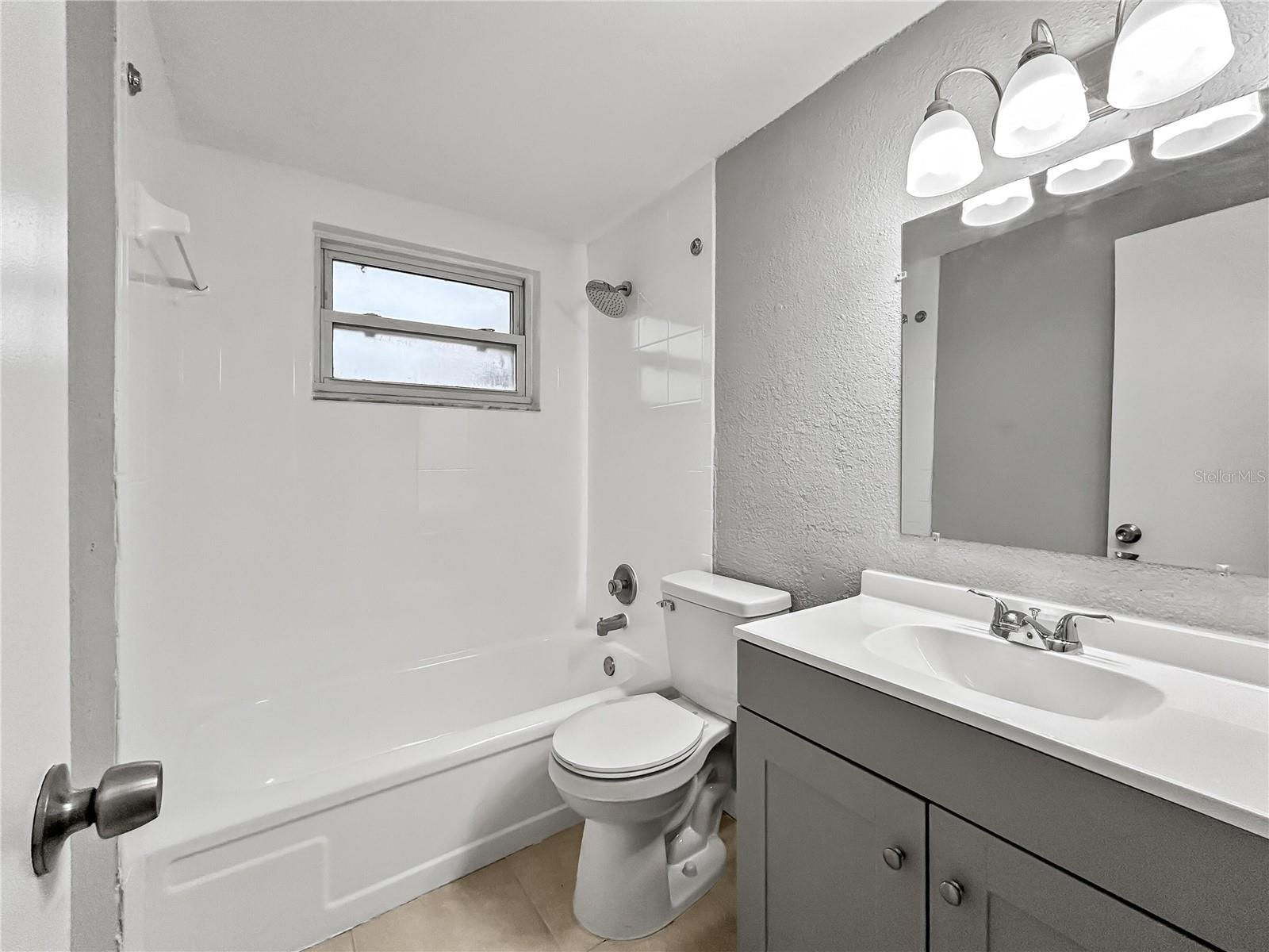 Image 14 of 21 For 1332 Jennings Drive