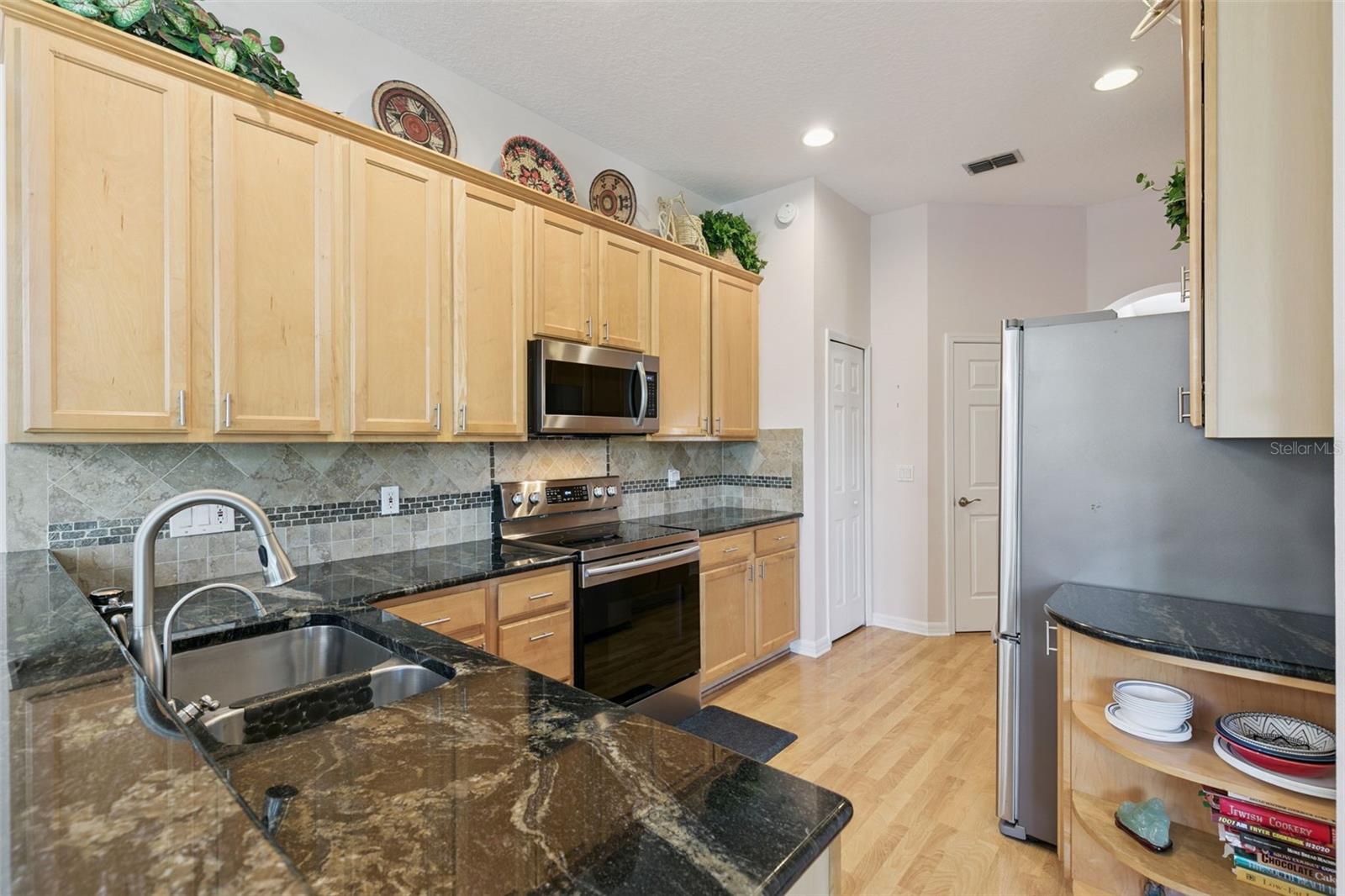 Image 20 of 62 For 884 Kersfield Circle