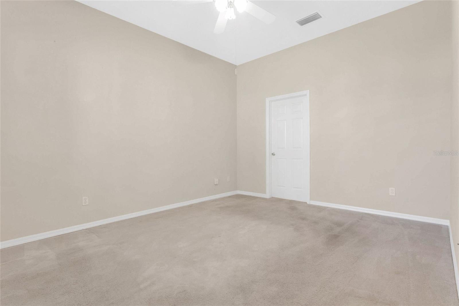 Image 18 of 40 For 3318 Foxcroft Circle
