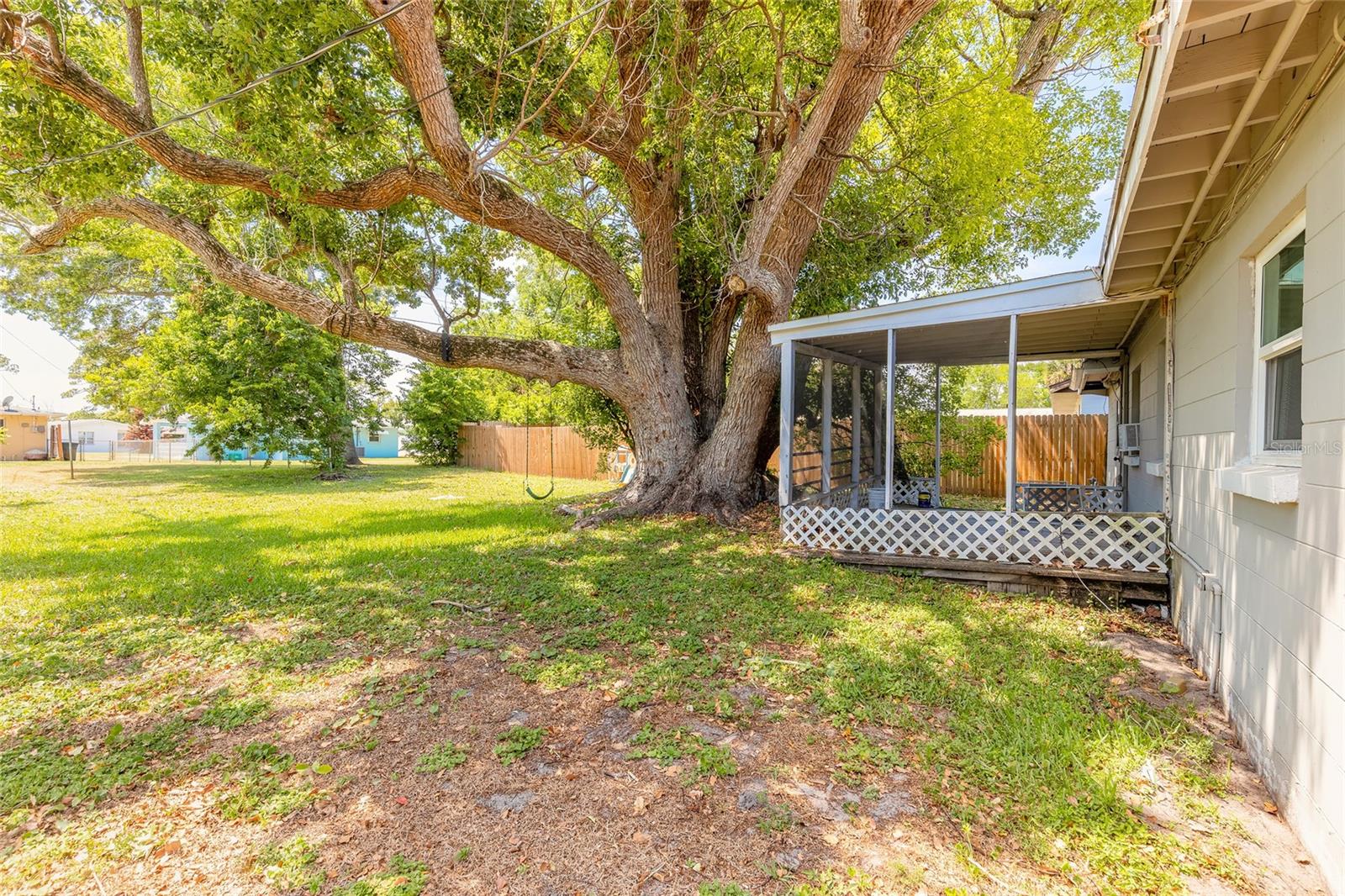 Image 17 of 30 For 2520 Anastasia Drive