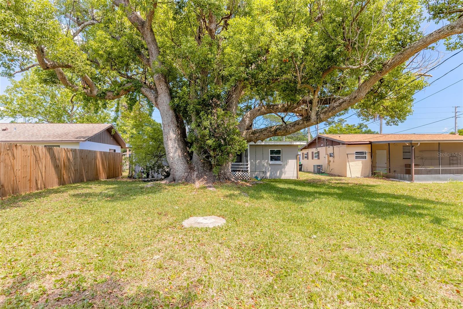 Image 19 of 30 For 2520 Anastasia Drive