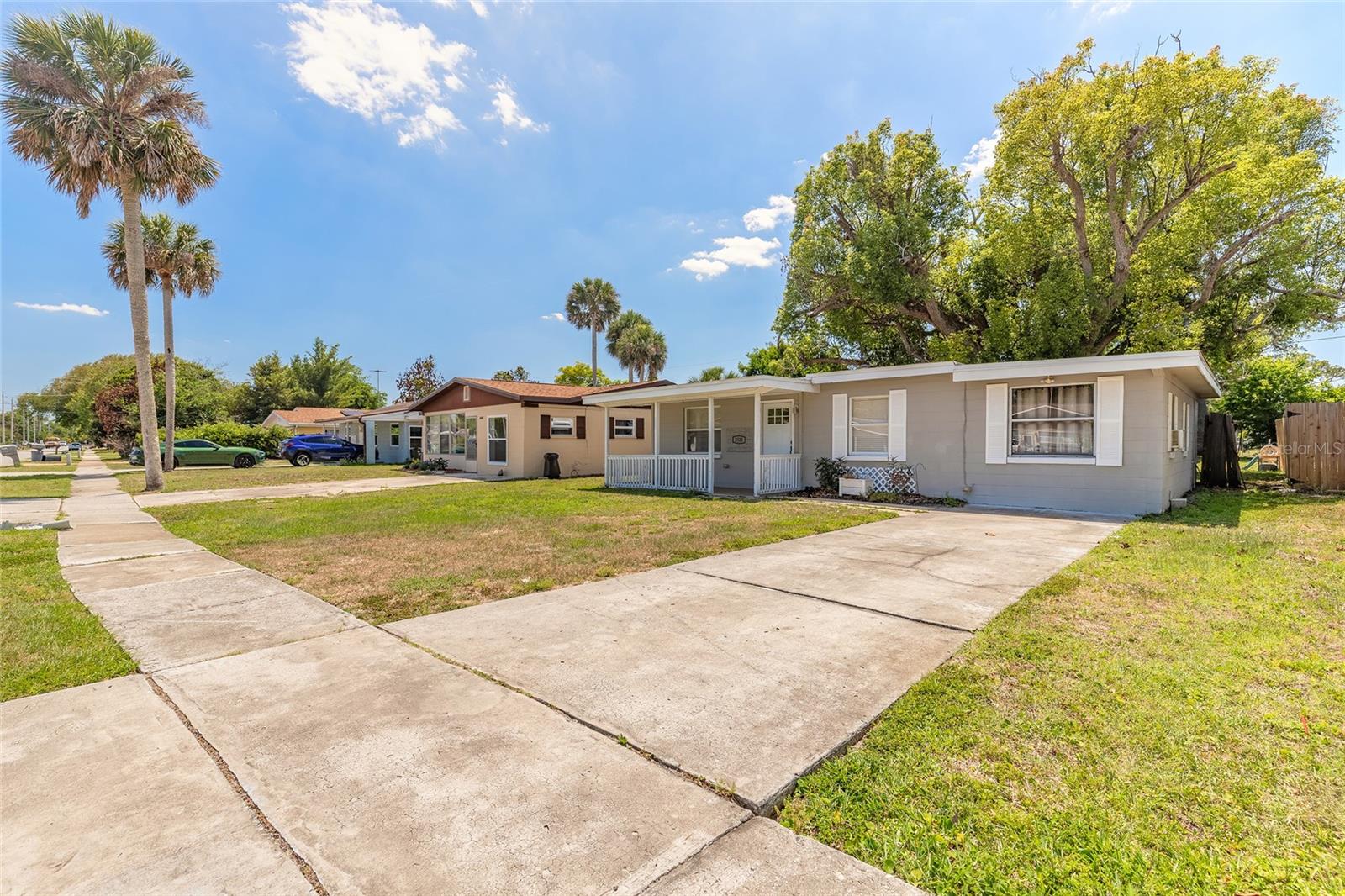 Image 29 of 30 For 2520 Anastasia Drive