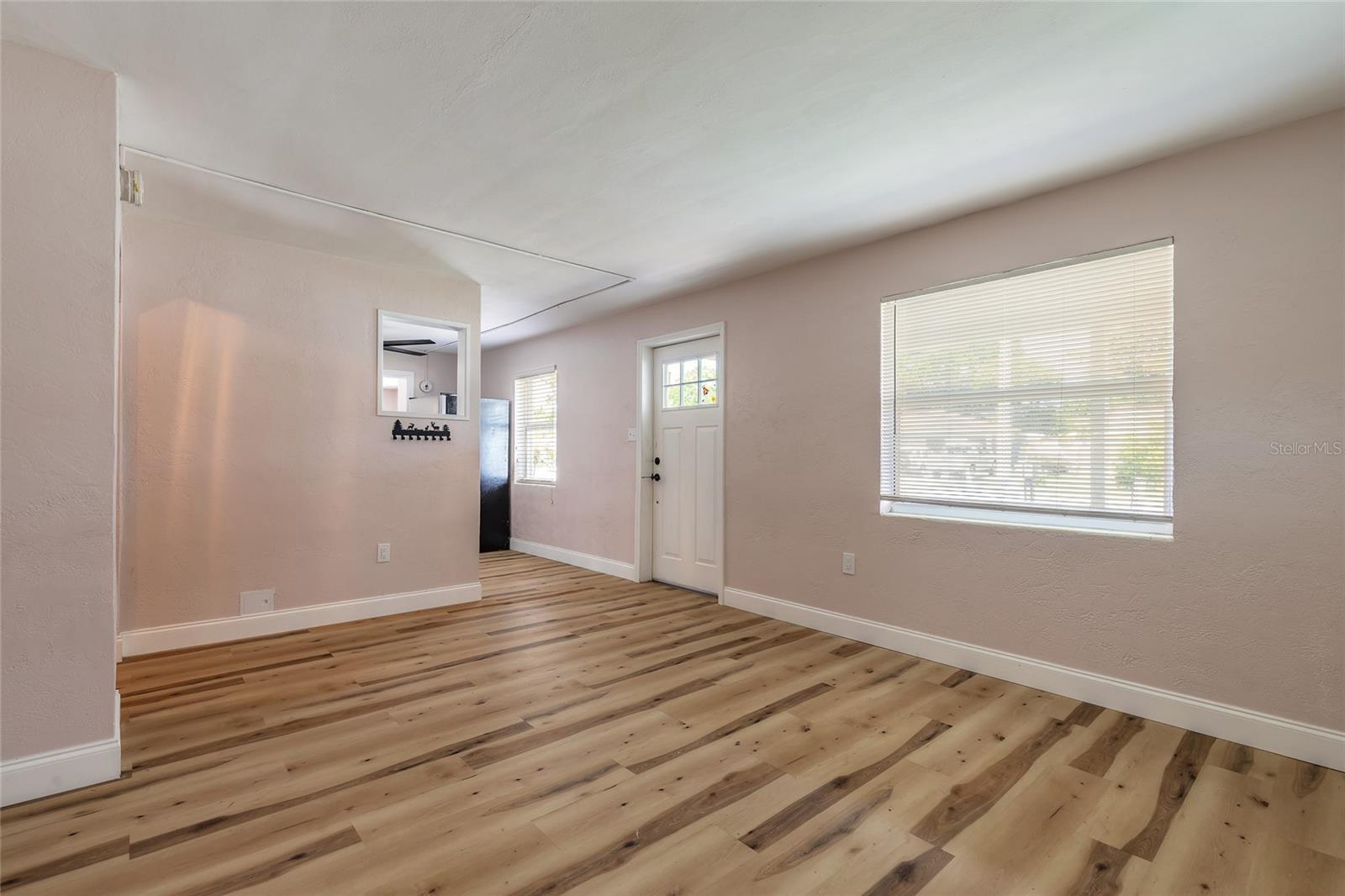 Image 4 of 30 For 2520 Anastasia Drive
