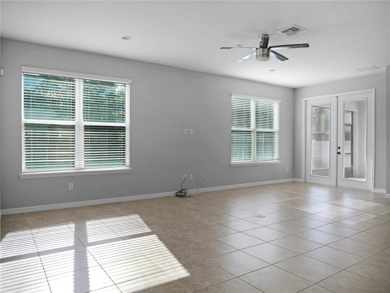 Image 6 of 22 For 15002 Ozzi Street