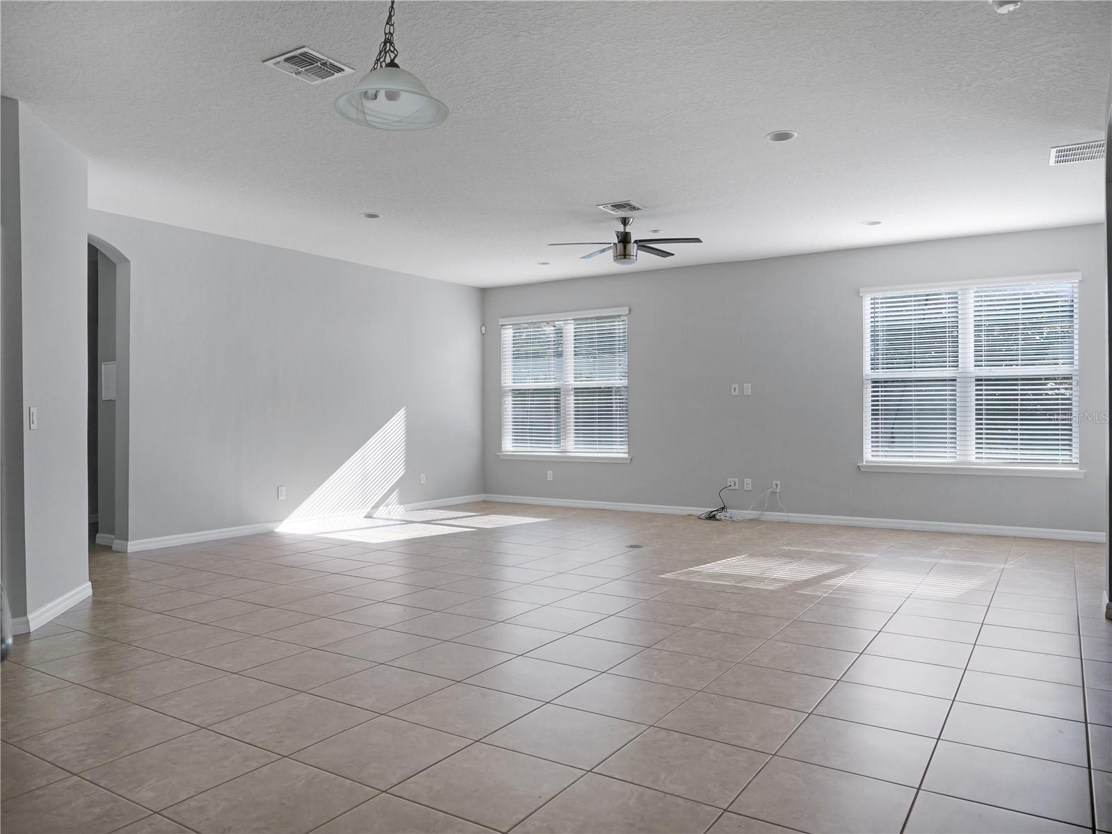 Image 7 of 22 For 15002 Ozzi Street
