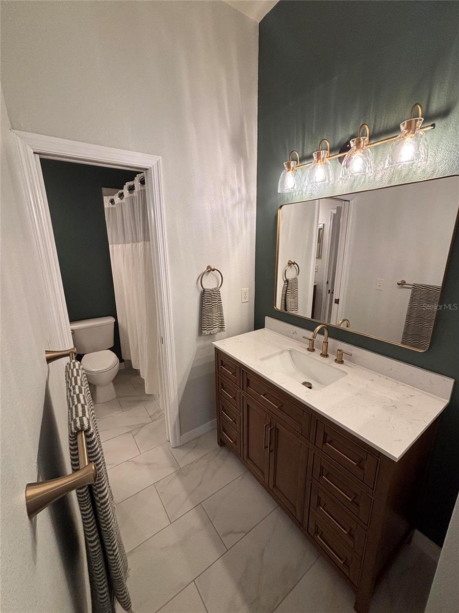 Image 22 of 42 For 18842 Duquesne Drive