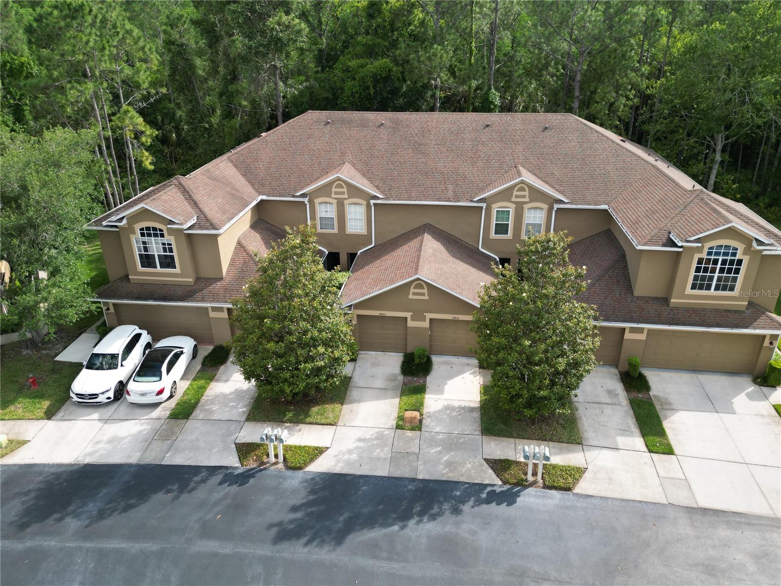 Image 32 of 42 For 18842 Duquesne Drive