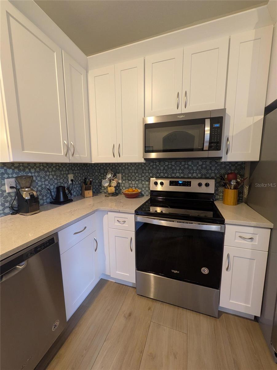 Image 6 of 42 For 18842 Duquesne Drive