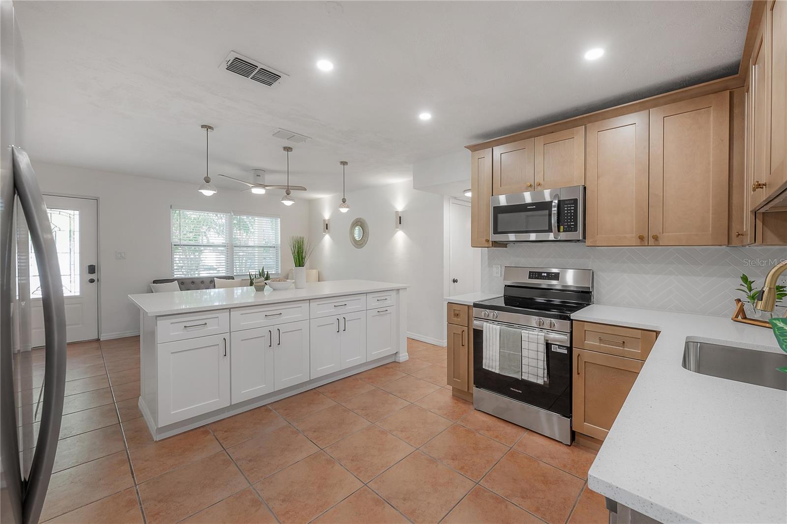 Image 14 of 52 For 5333 53rd Street N
