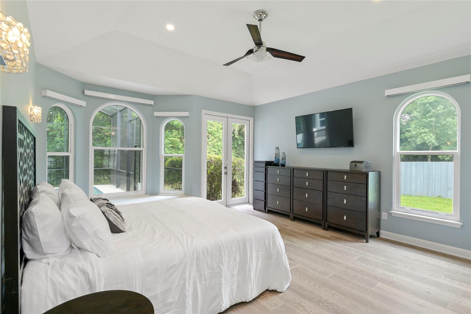 Image 24 of 43 For 628 Longmeadow Circle