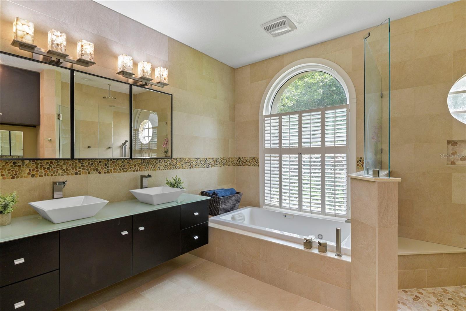 Image 27 of 43 For 628 Longmeadow Circle