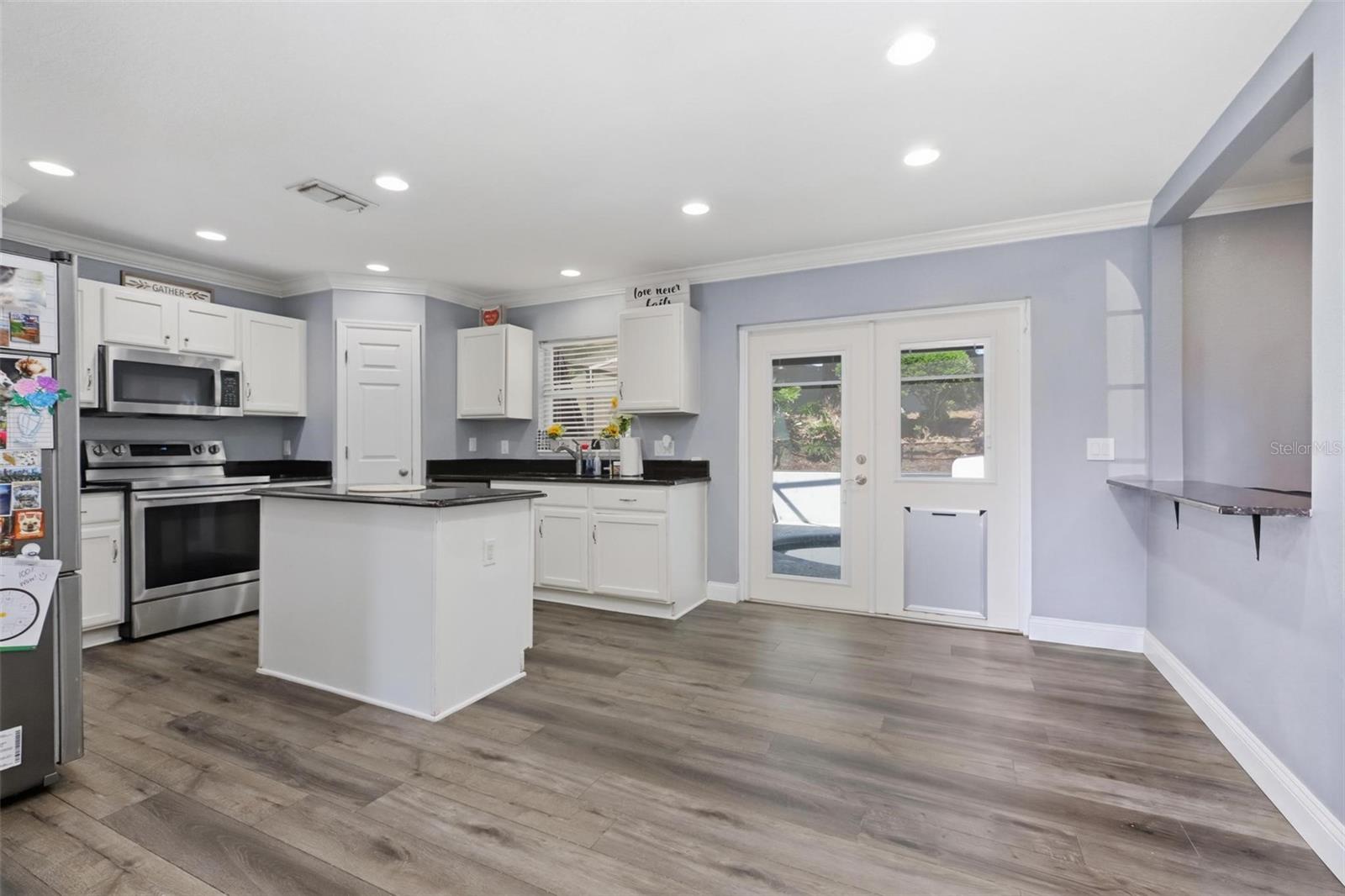 Image 11 of 45 For 136 Oak View Place
